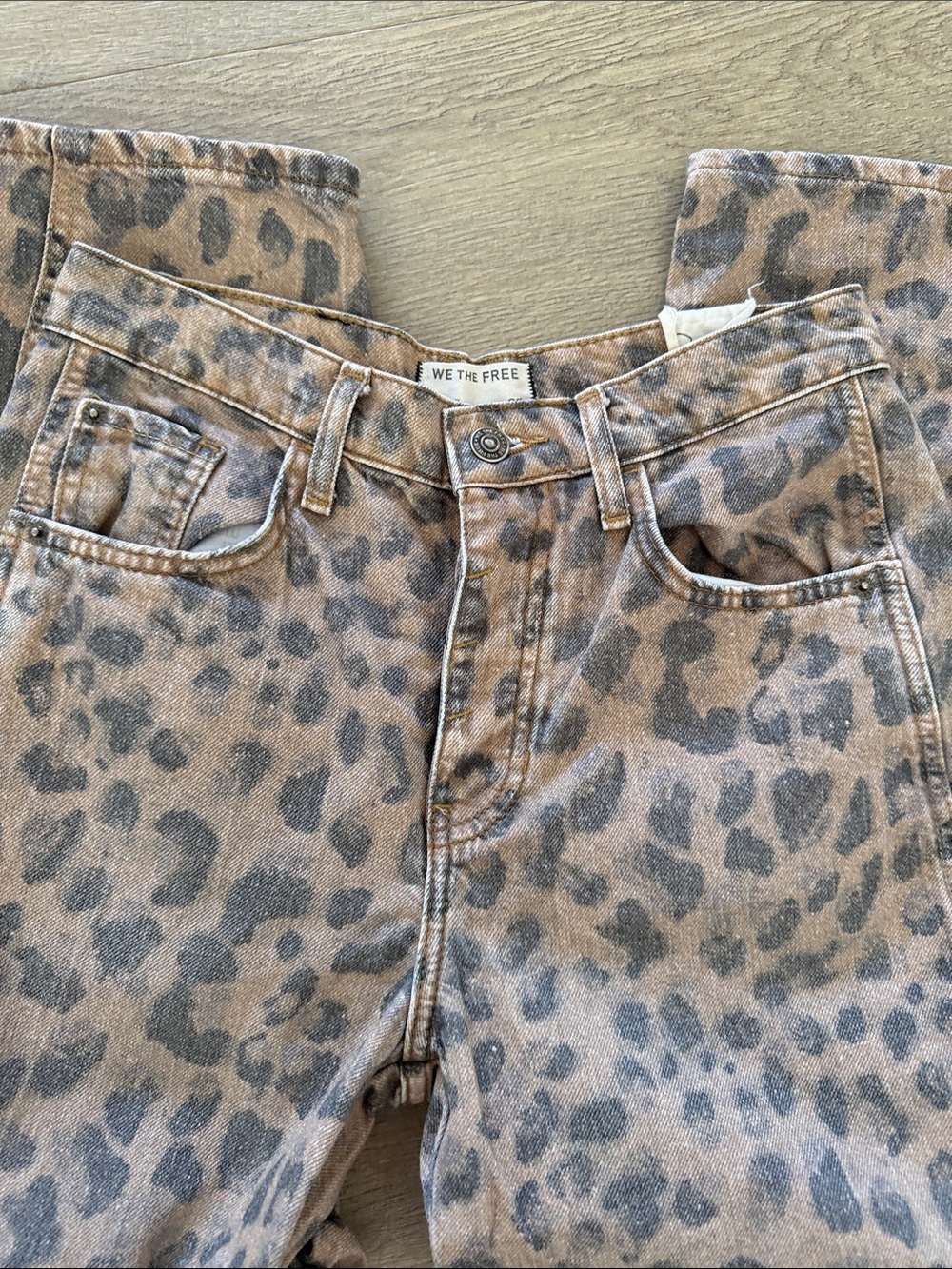 Free People x We The Free Good Luck Leopard Barrel Jeans - Picture 4 of 9
